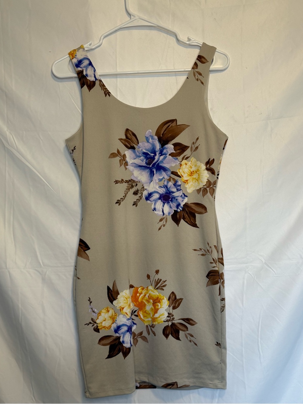 Iris Dress - Picture 3 of 3